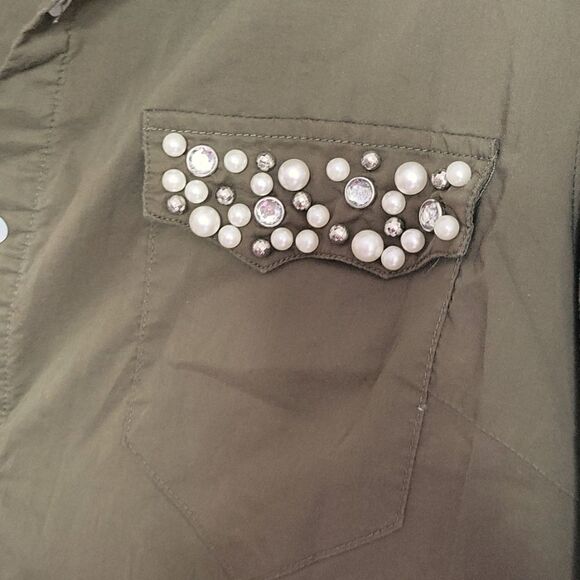 Shirt   - Picture 2 of 7